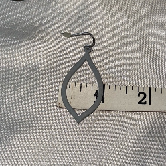 Elegant Gray Hollow Leaf Dangle Fishhook Earrings - Picture 8 of 8